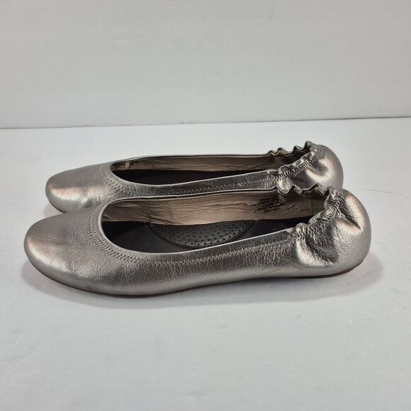 L.L. Bean Leather Slip On Ballet Loafer Flats Women's 8 Metallic Silver......... - Picture 6 of 11